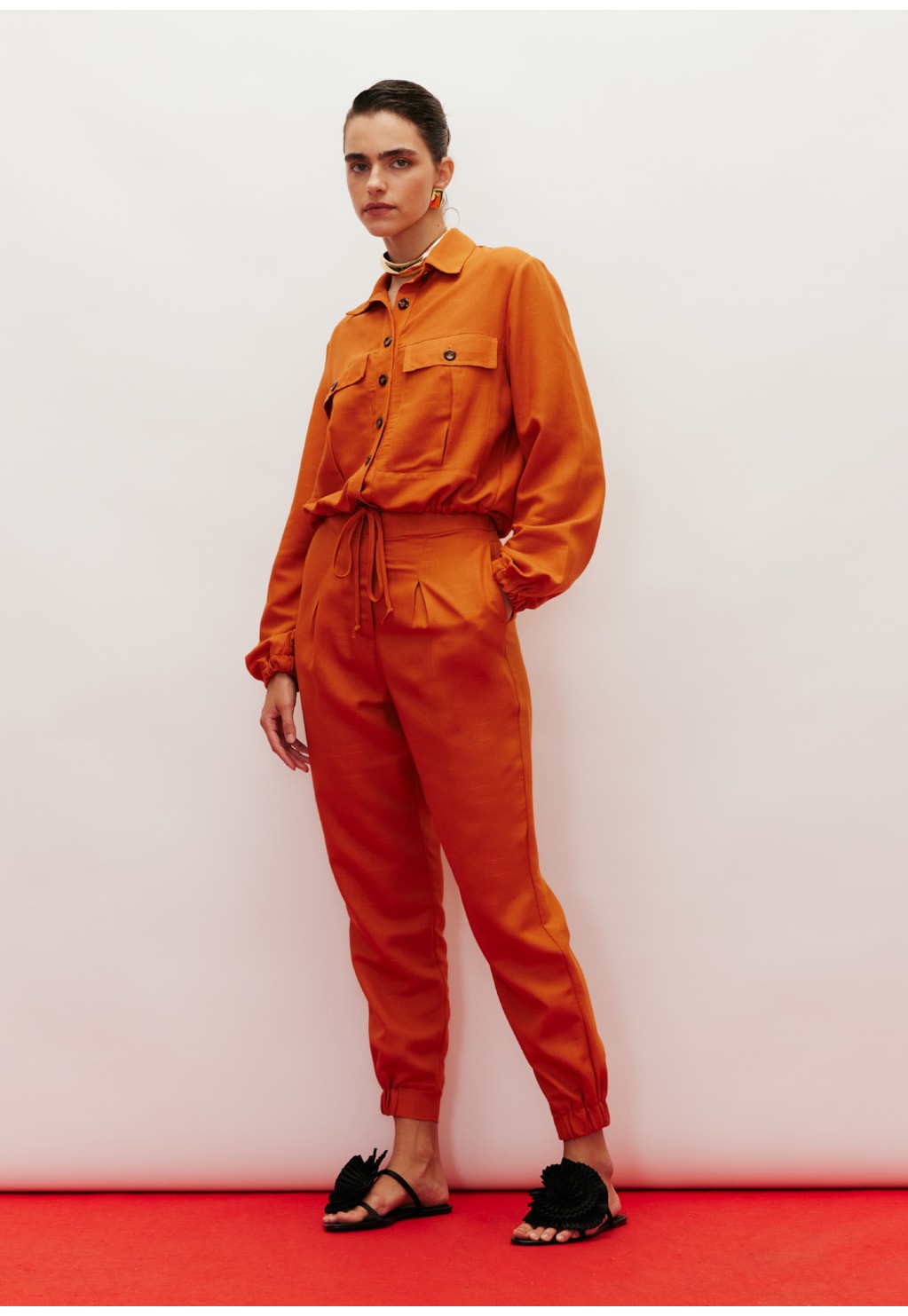 Calça Tecido Detalhe Elástico