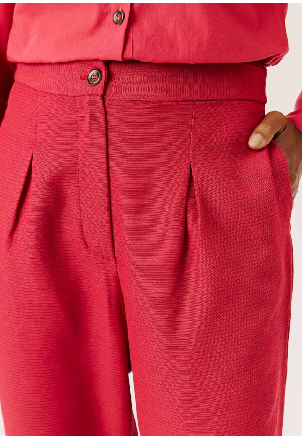 Calça Tecido Detalhe Elástico