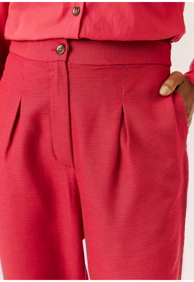 Calça Tecido Detalhe Elástico