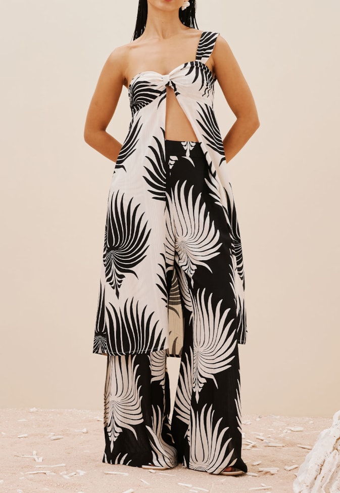 Calça Tecido Fenda Lateral Estampada Leques