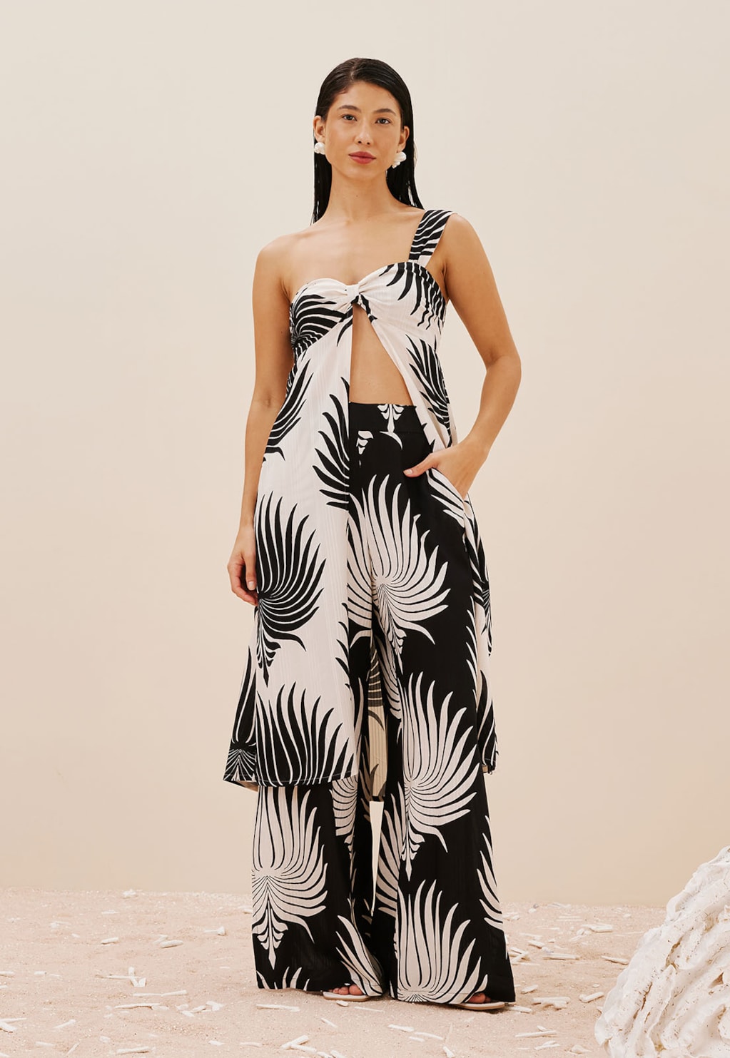 Calça Tecido Fenda Lateral Estampada Leques