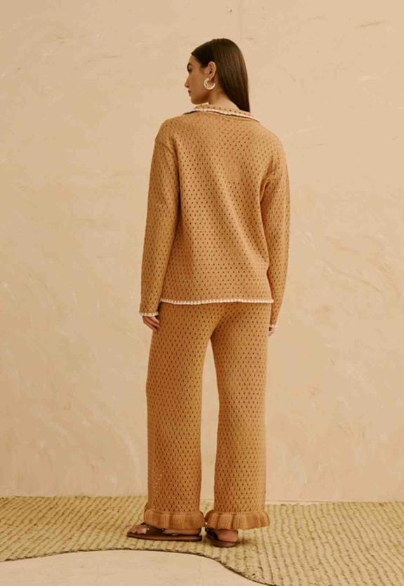 Calça Tricot Babado Barra Vista Traseira