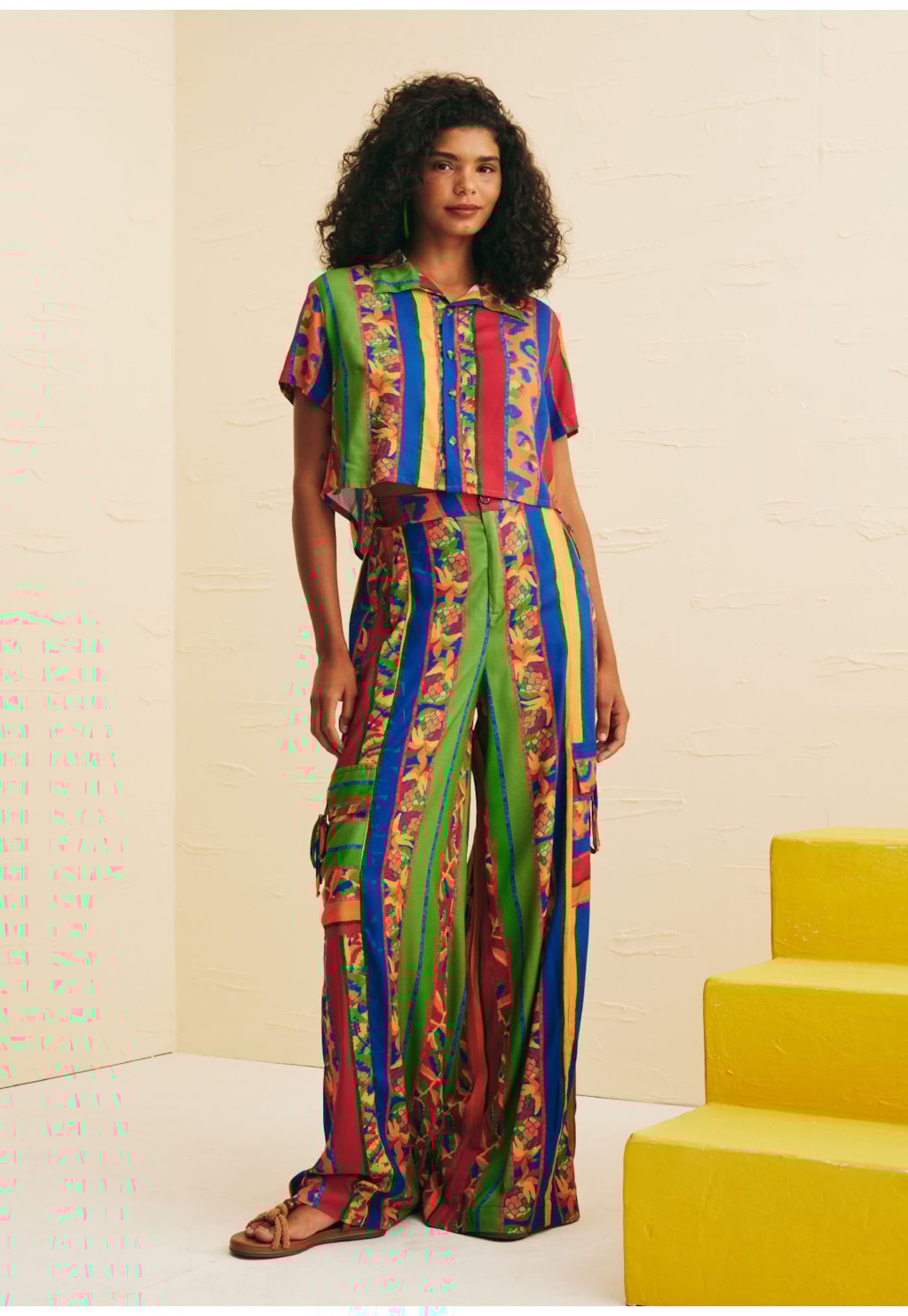 Camisa Cropped Botões Estampado Caminito