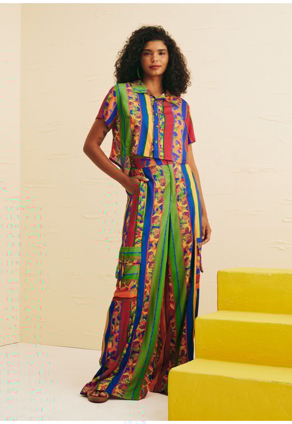 Camisa Cropped Botões Estampado Caminito