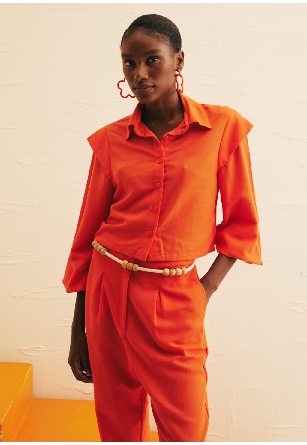 Camisa Cropped Detalhe Ombro