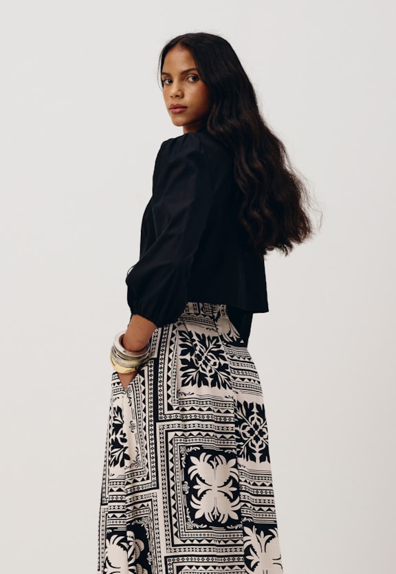 Camisa Cropped Lacinhos Vista Traseira