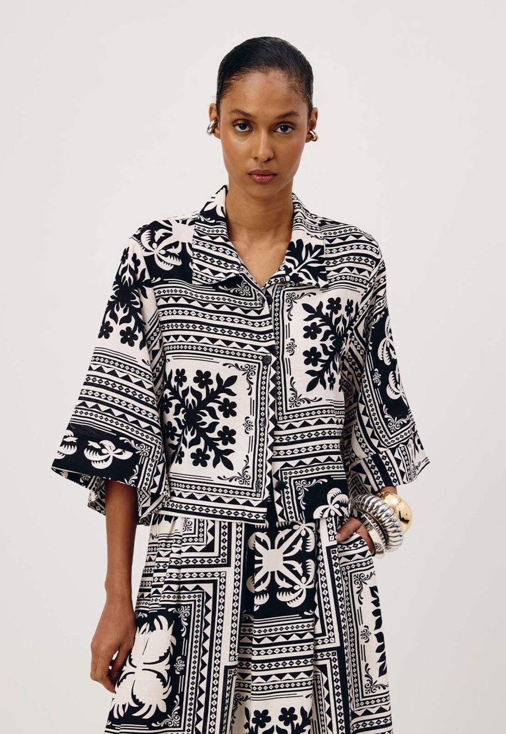 Camisa Cropped Manga Kimono Estampada Maia