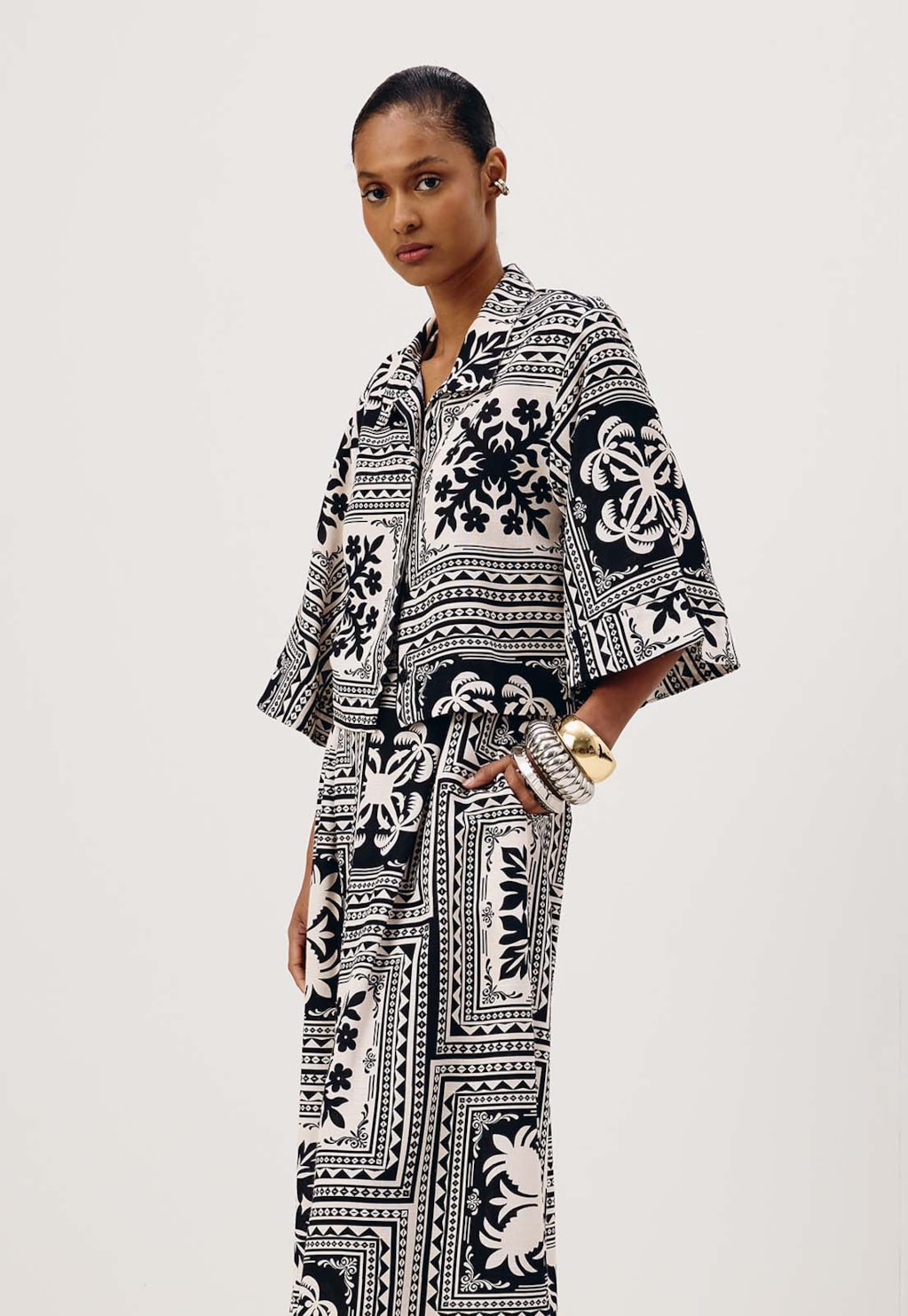 Camisa Cropped Manga Kimono Estampada Maia