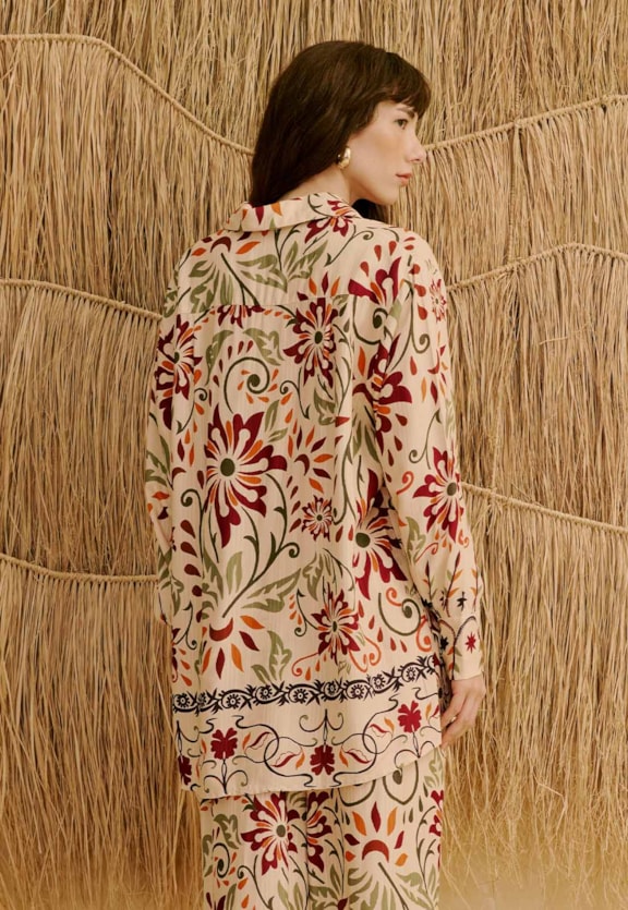 Camisa Estampada Flor de Mashua Vista Traseira