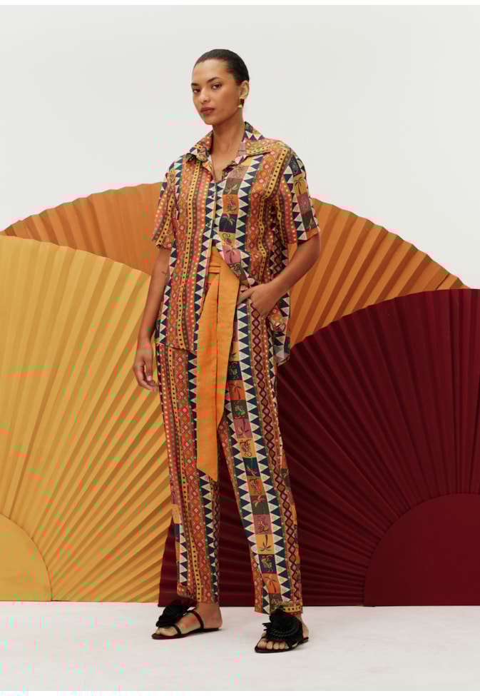 Camisa Manga Curta Botões Estampada Batucalê