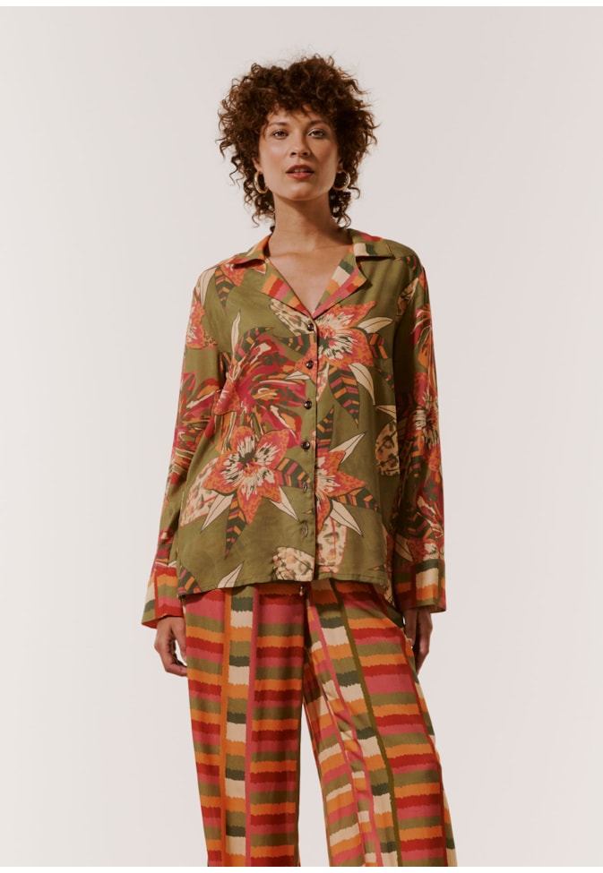 Camisa Manga Longa Estampada Flor do Cerrado