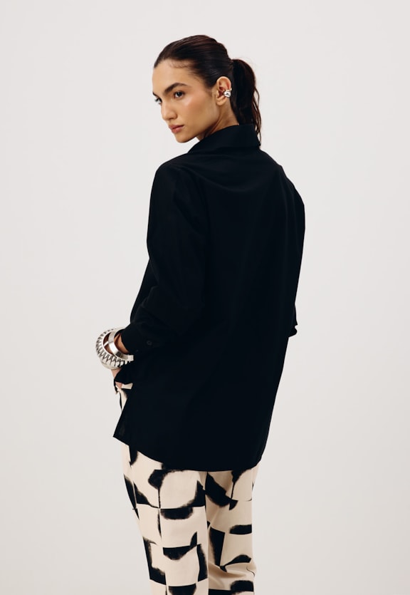 Camisa Oversized Vista Traseira