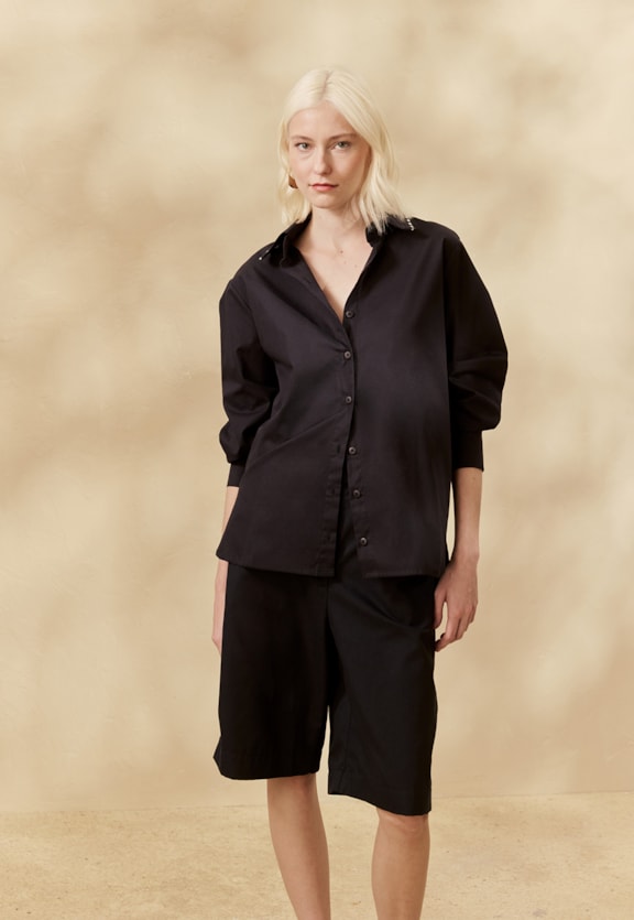 Camisa Oversized Bordado Palmeira Vista Traseira