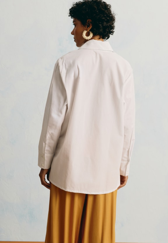 Camisa Oversized Bordado Richelieu Coqueiro Vista Traseira