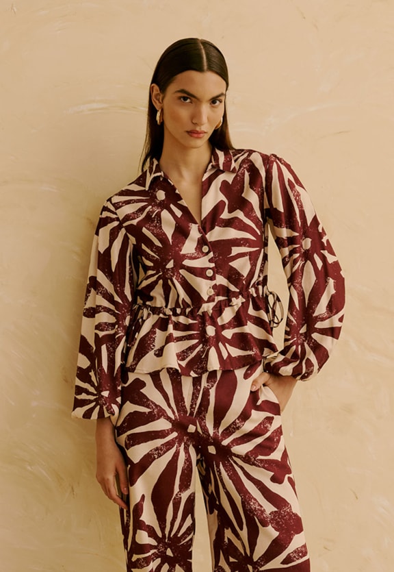 Camisa Peplum com Manga Bufante Estampada Perka Vista Frontal