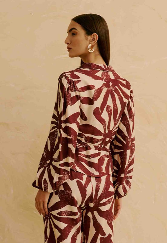 Camisa Peplum com Manga Bufante Estampada Perka Vista Traseira