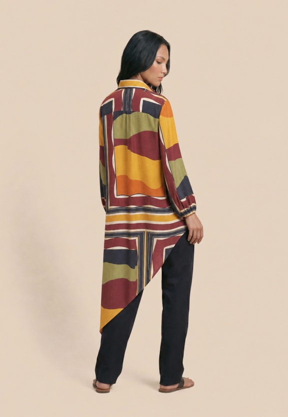 Camisa Pontas Cascata Estampada Hornocal Vista Traseira