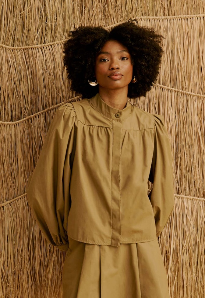 Casaco com Manga Bufante e Detalhe Franzido