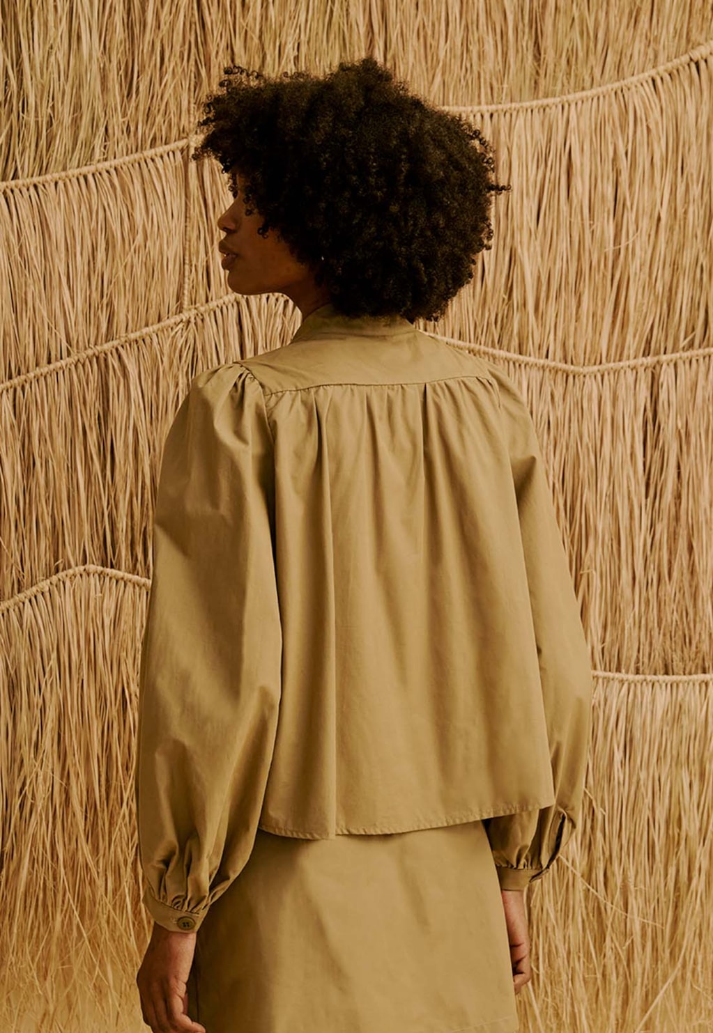 Casaco com Manga Bufante e Detalhe Franzido