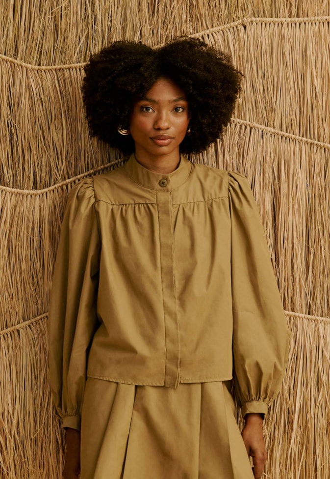 Casaco com Manga Bufante e Detalhe Franzido