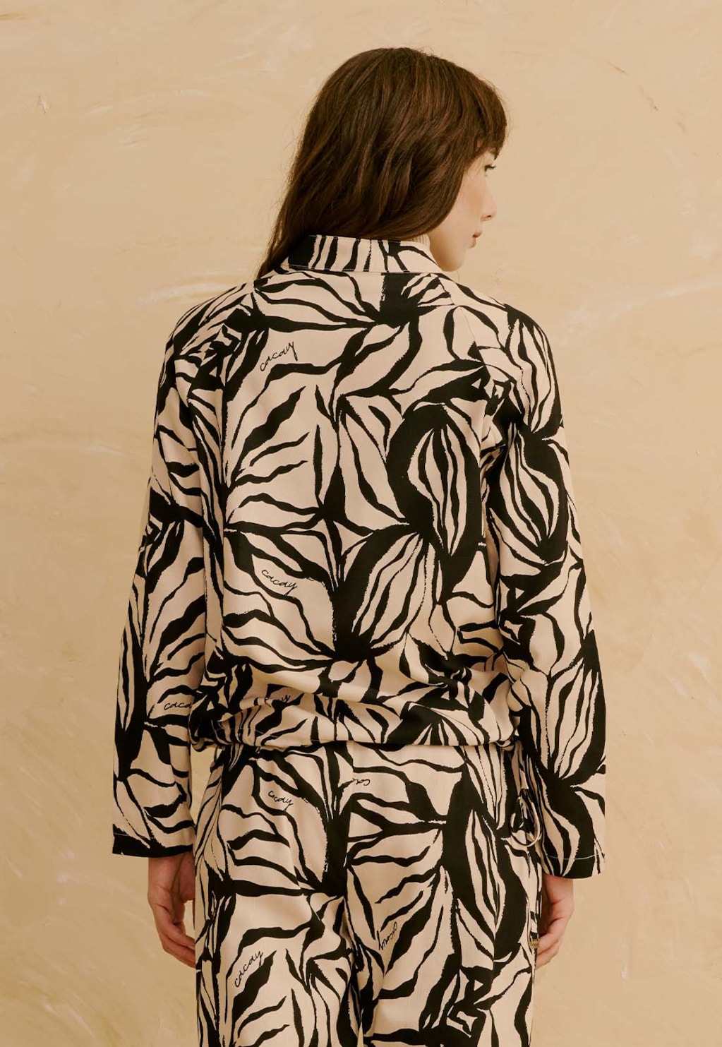 Casaco Detalhe Túnel Estampado Cacau Zebra