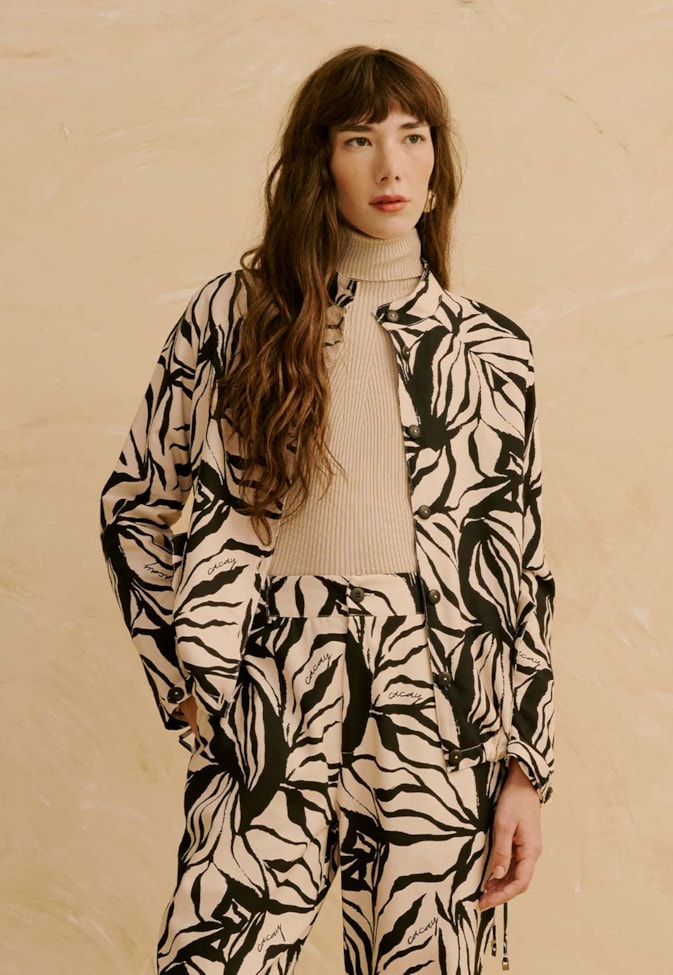 Casaco Detalhe Túnel Estampado Cacau Zebra