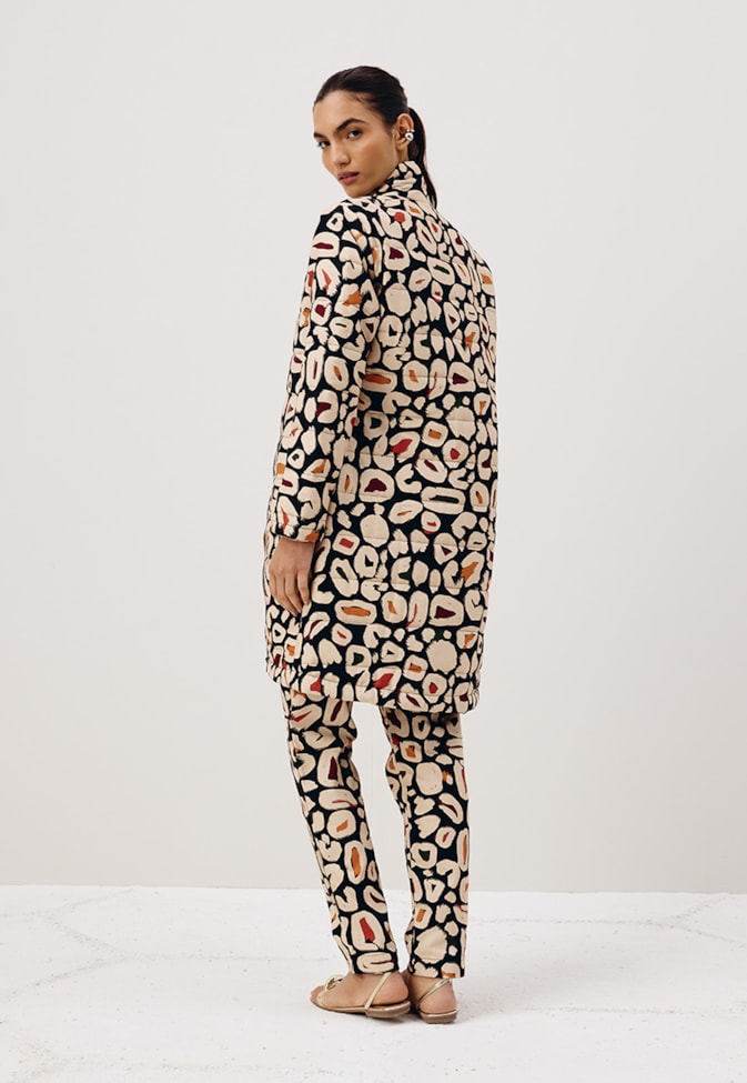 Casaco Puffer Matellassê Estampado Onza