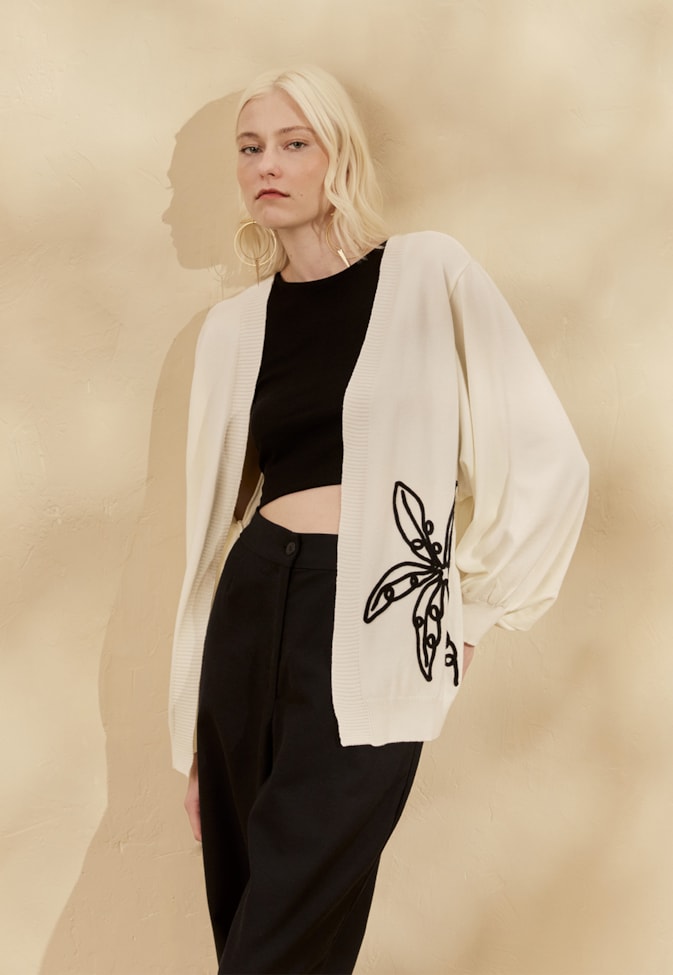 Casaco Tricot Bordado