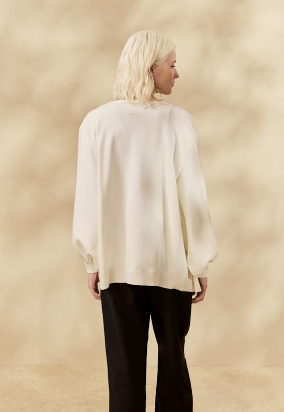 Casaco Tricot Bordado Vista Traseira