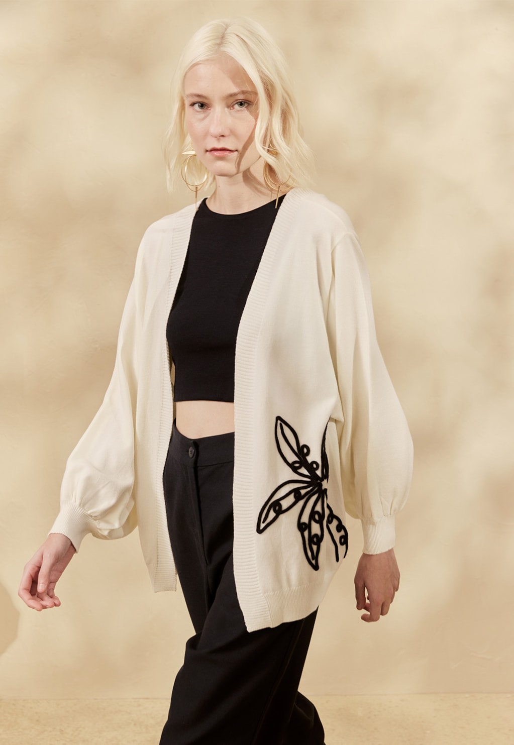 Casaco Tricot Bordado