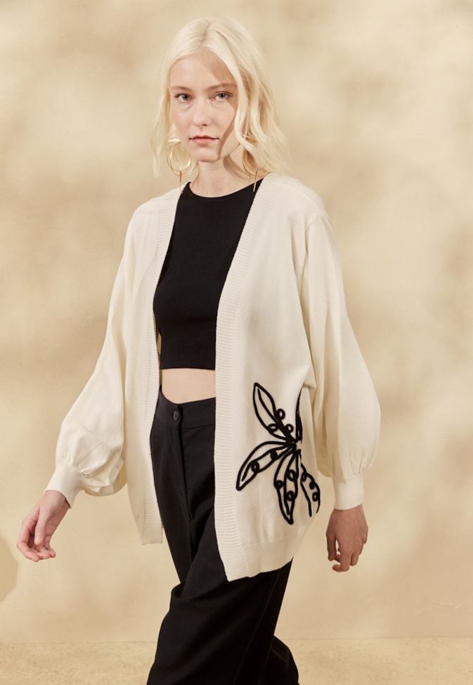 Casaco Tricot Bordado