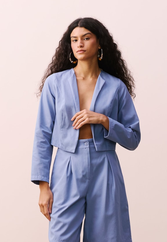 Casaqueto Cropped Alfaiataria Vista Frontal