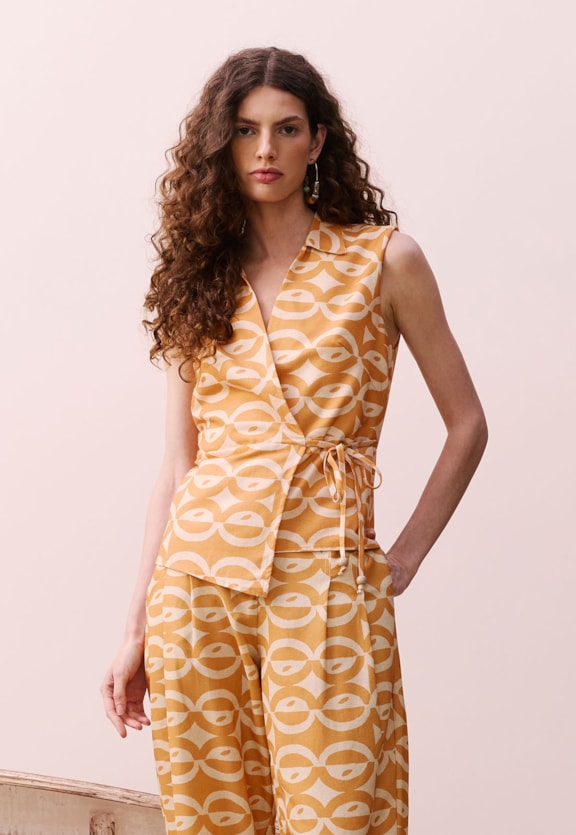 Colete Assimétrico Estampado Kakawa Vista Frontal