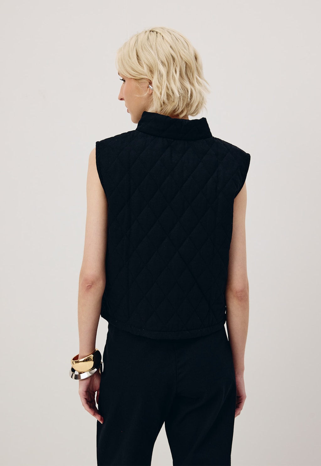 Colete Gola Alta Matelassê