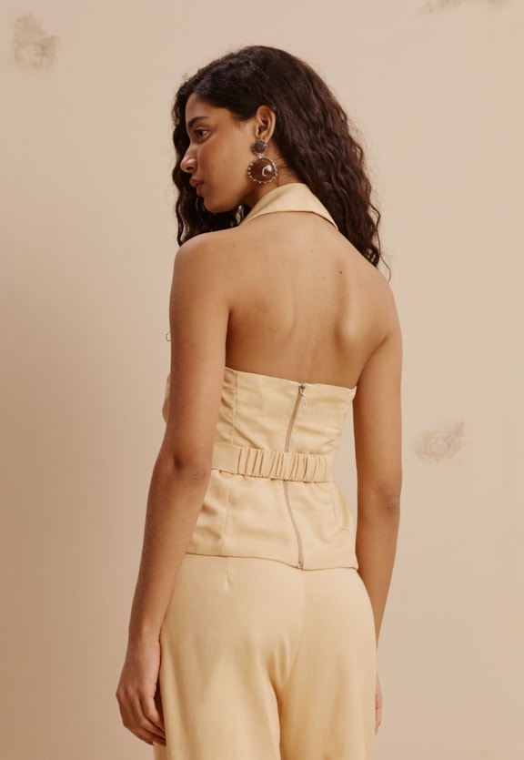 Colete Gola Com Fivela Vista Traseira