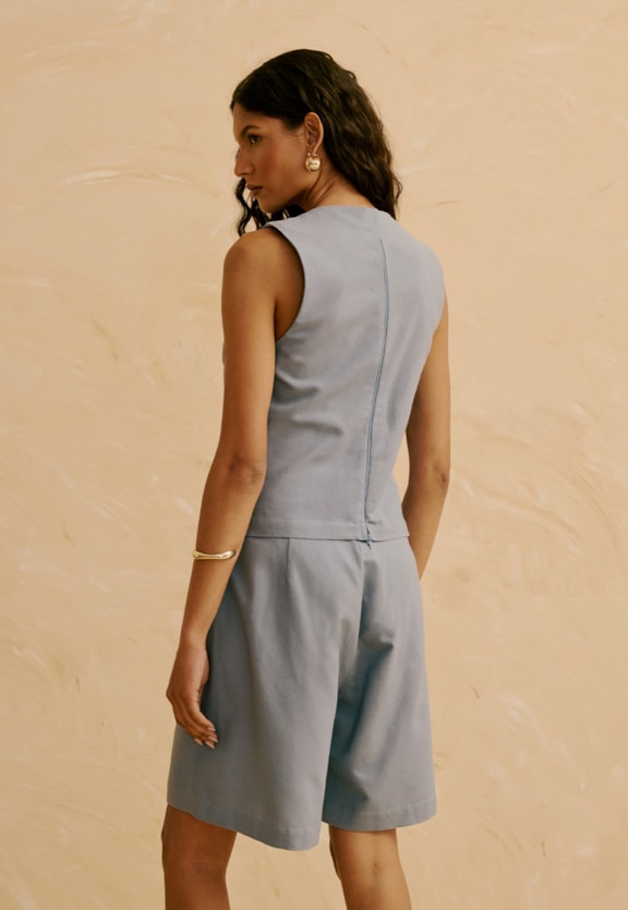 Colete Liso com Detalhe Argola Vista Traseira