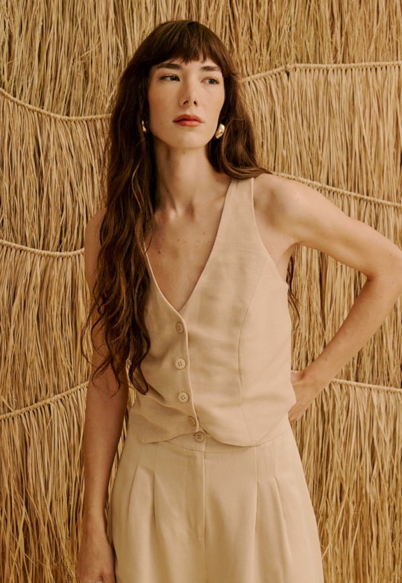 Colete Liso Cruzado Costas Vista Frontal