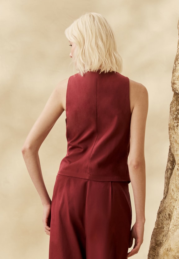 Colete Liso Detalhe Argola Vista Traseira