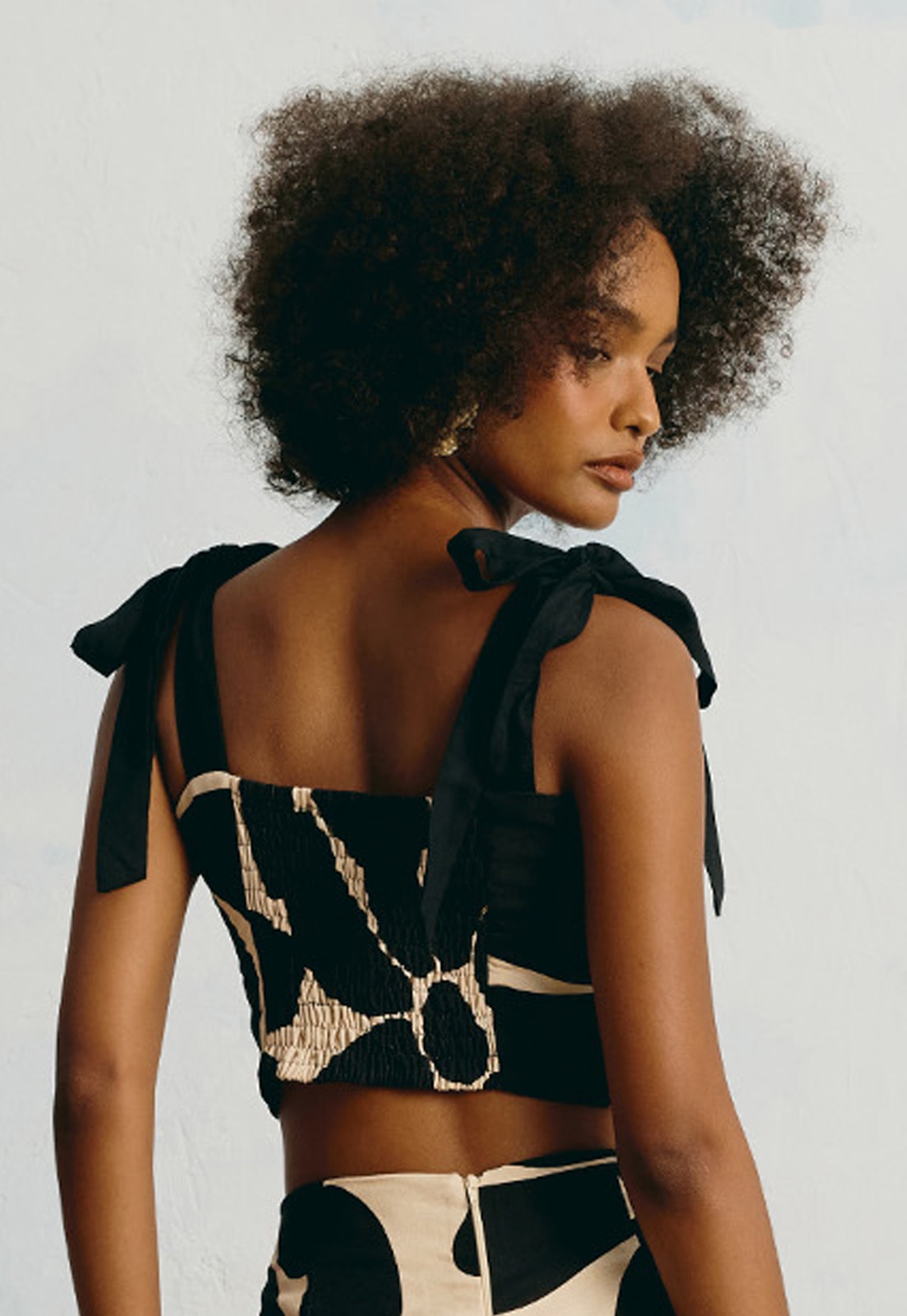 Cropped Alça Laços Estampado Aurora Floral Vista Traseira