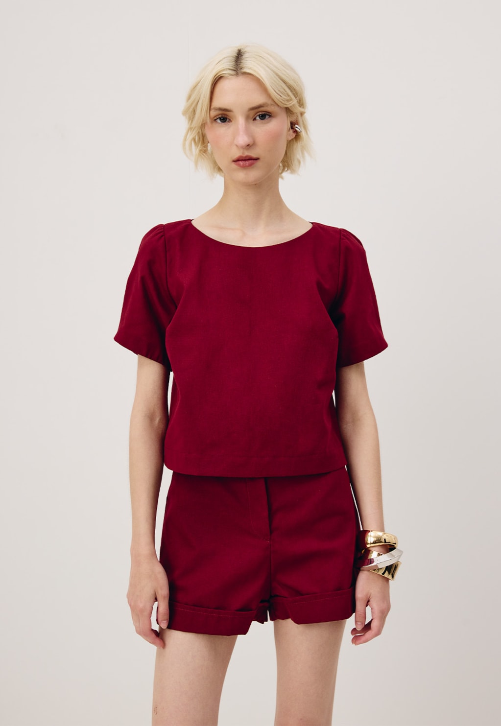 Cropped Alongada Manga Curta Prega