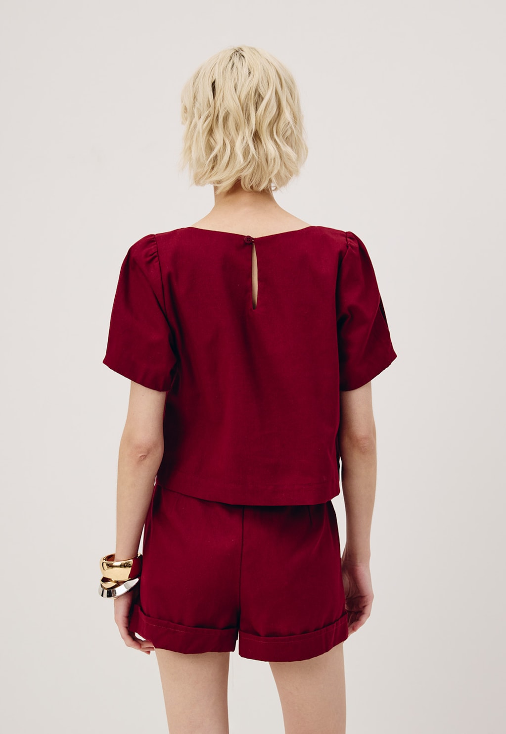 Cropped Alongada Manga Curta Prega