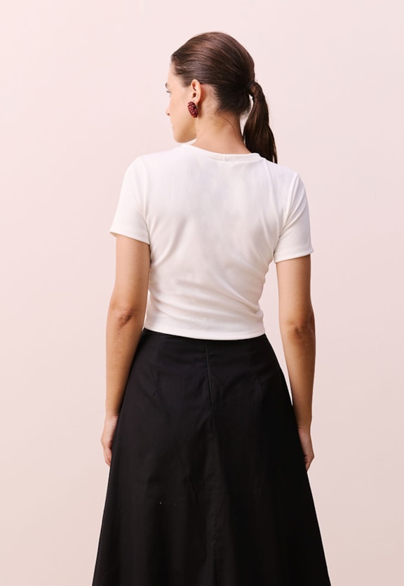 Cropped Alongado Canelado Manga Curta Vista Traseira