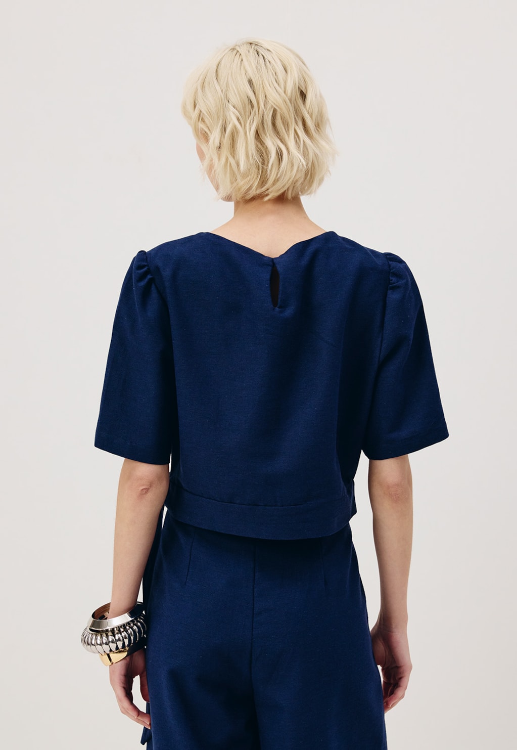 Cropped Alongado Nó Lateral