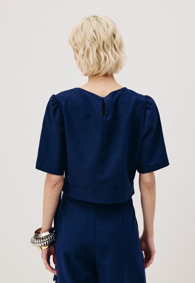 Cropped Alongado Nó Lateral