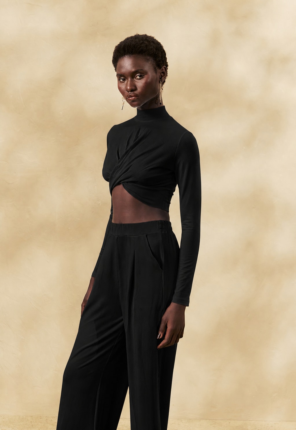 Cropped Detalhe Cruzado Manga Longa