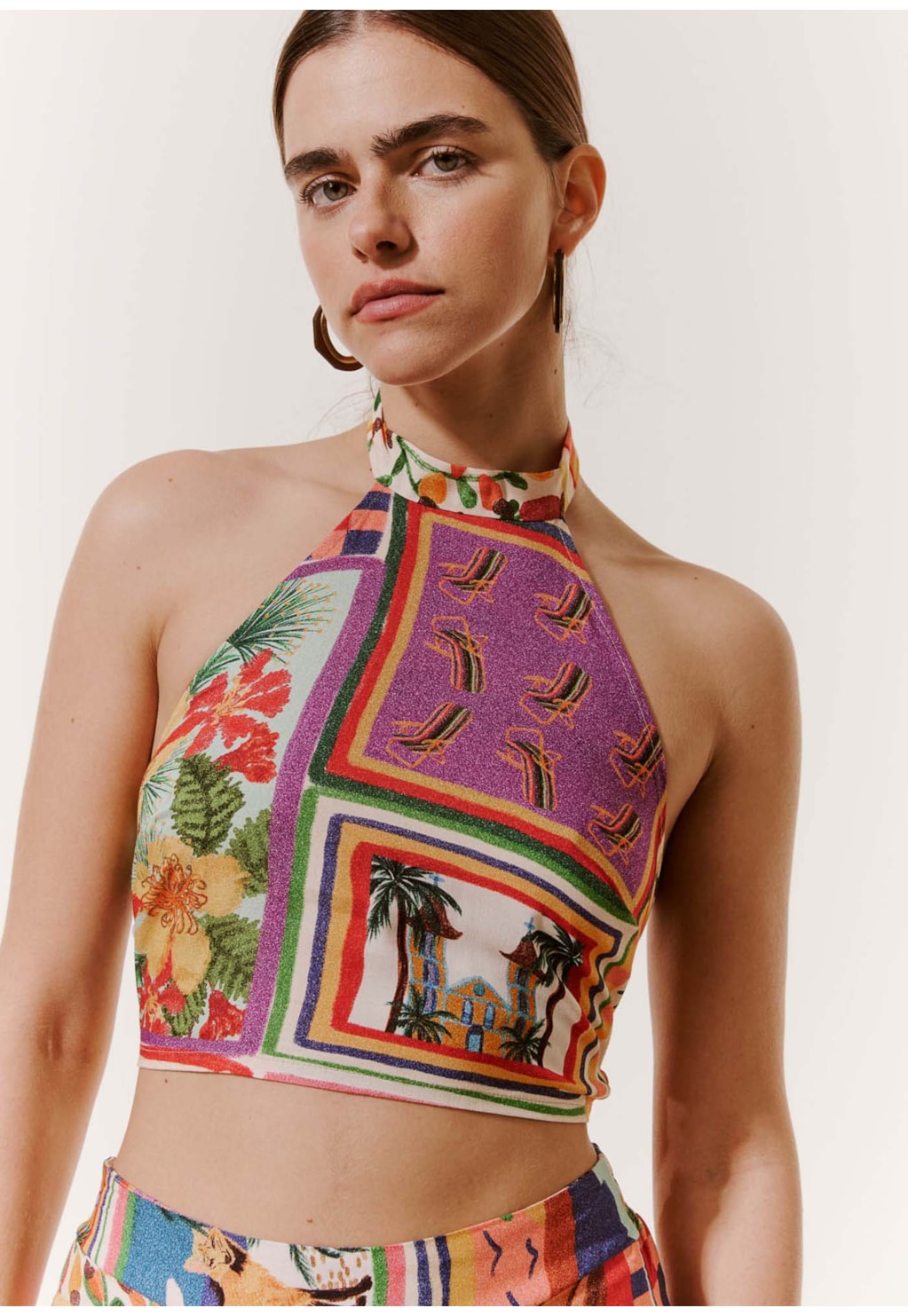 Cropped Frente Unica Estampado Patch Cerrado