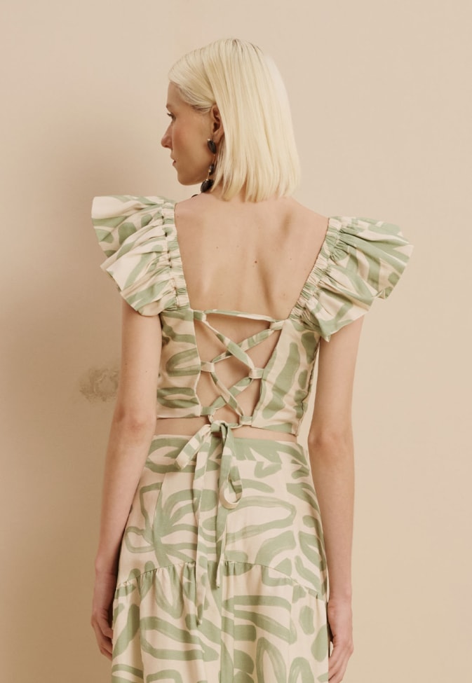 Cropped Manga Babado Estampado Jari