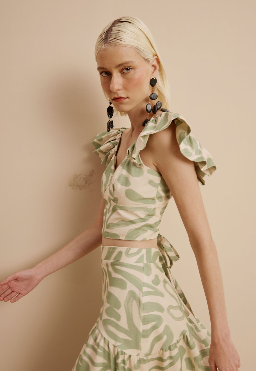 Cropped Manga Babado Estampado Jari