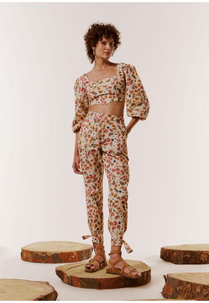 Cropped Manga Bufante Estampado Onça Pintada