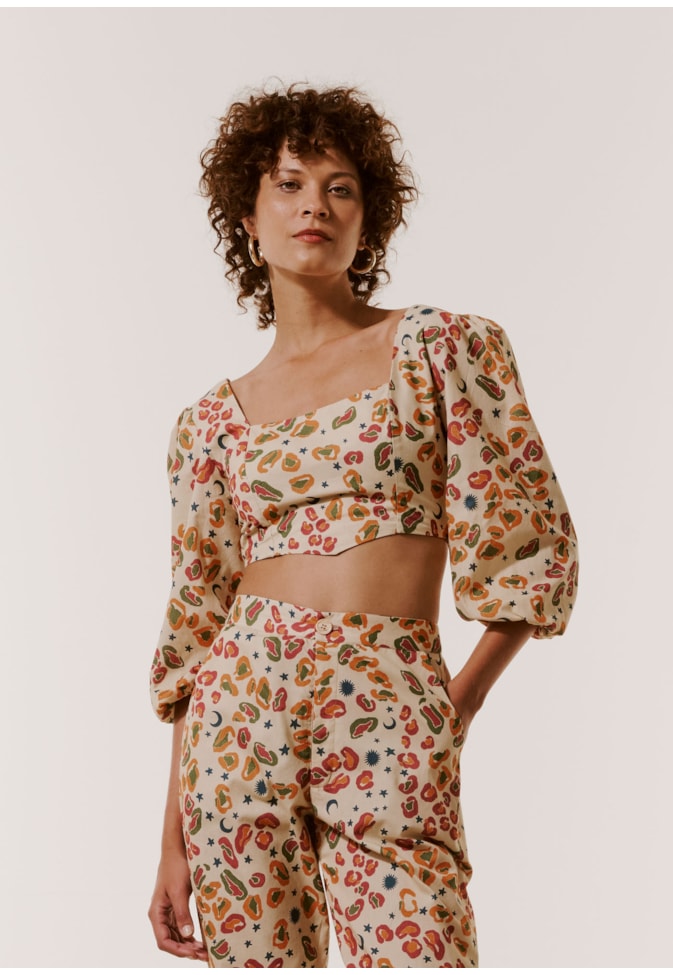 Cropped Manga Bufante Estampado Onça Pintada